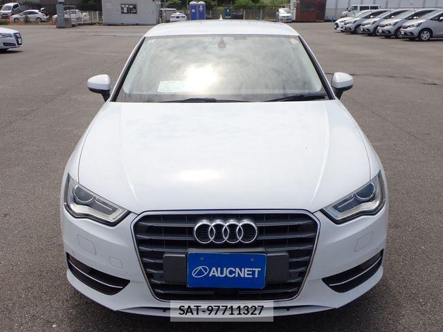 Audi A3 2015-07 8244632-4