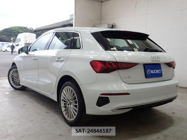 Audi A3 2022-08 8244631-2