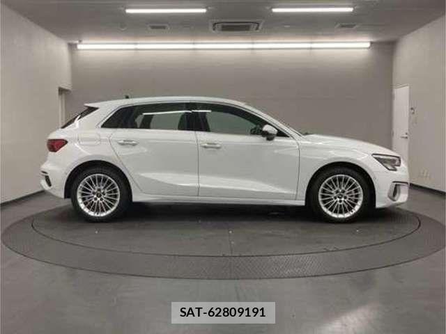 Audi A3 2023-06 8313109-5
