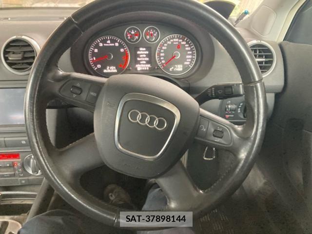 Audi A3 2009-02 8313117-15
