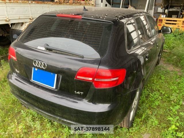 Audi A3 2009-02 8313117-3