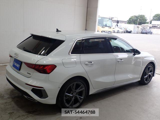 Audi A3 2023-08 8334889-7