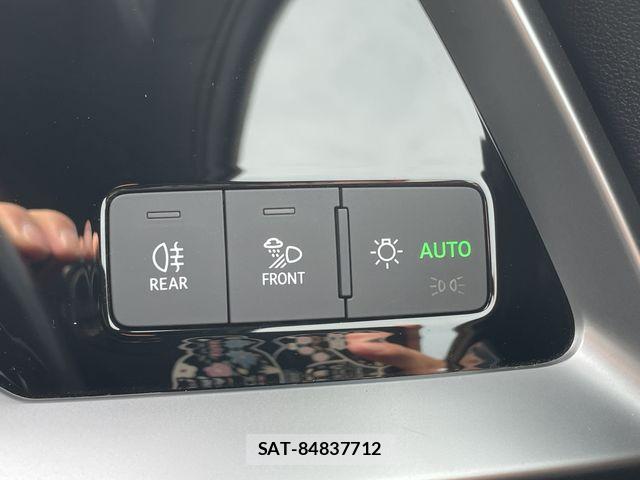 Audi A3 2021-06 8364803-24