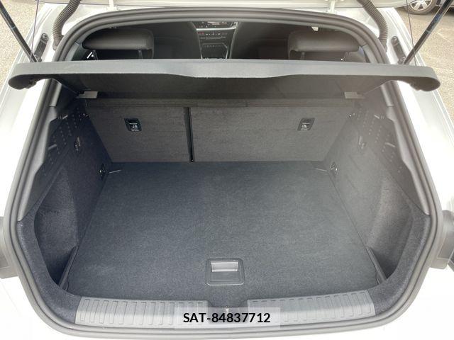 Audi A3 2021-06 8364803-7