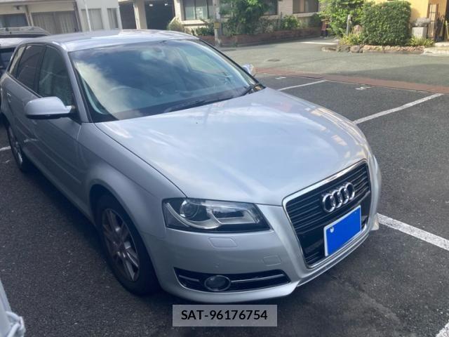 Audi A3 2011-02 8364802-1