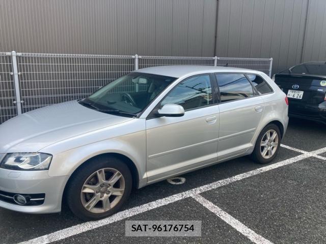 Audi A3 2011-02 8364802-2