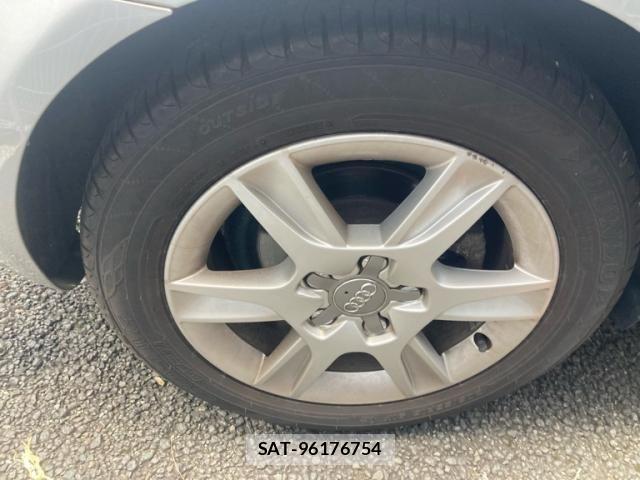 Audi A3 2011-02 8364802-6