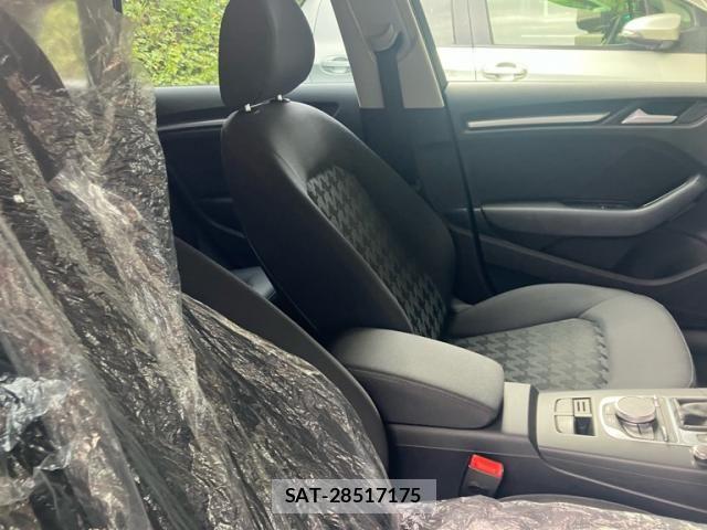 Audi A3 2014-01 8371445-11