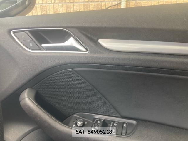 Audi A3 2017-09 8411250-12