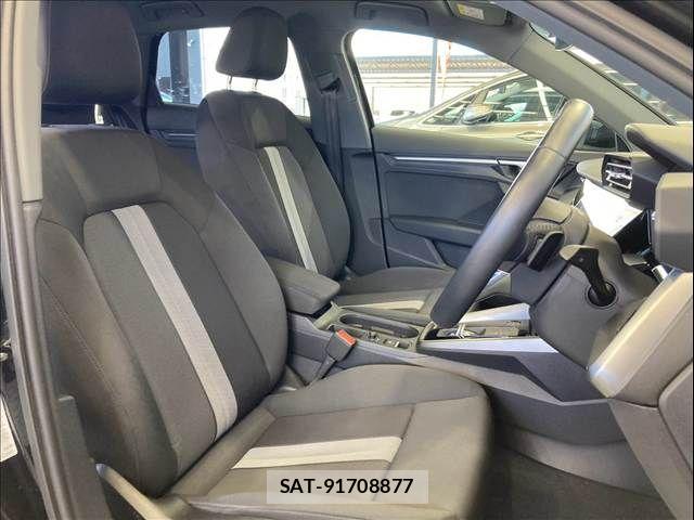 Audi A3 2021-06 8485038-10