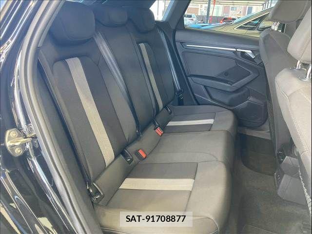 Audi A3 2021-06 8485038-11