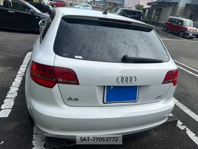 Audi A3 2010-03 8523601-2