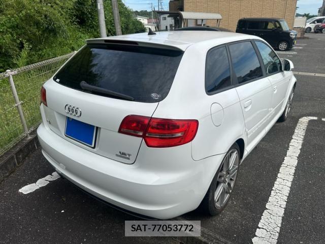 Audi A3 2010-03 8523601-3