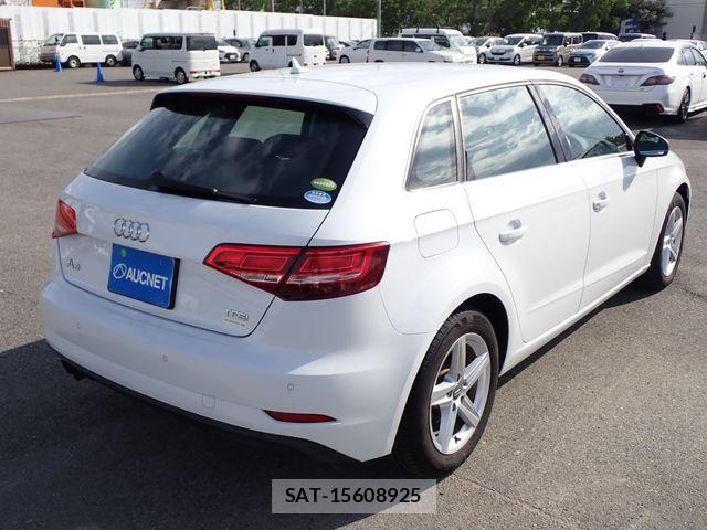 Audi A3 2017-08 8665818-9