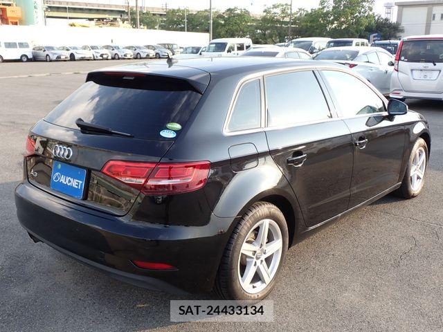 Audi A3 2019-11 8665819-12