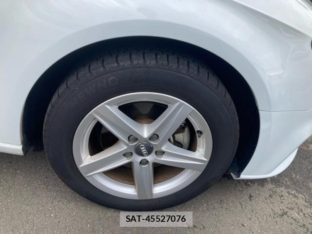 Audi A3 2020-07 8740557-2