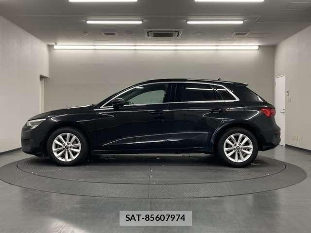 Audi A3 2021-11 8740558-4