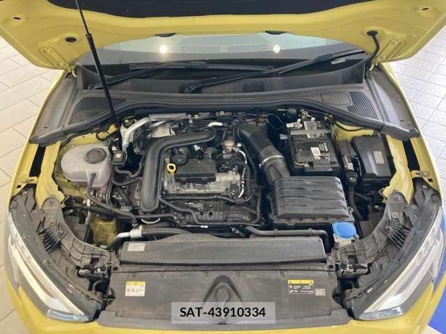 Audi A3 2023-08 8740554-23