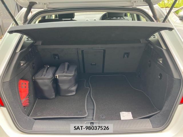 Audi A3 2015-06 8779530-10