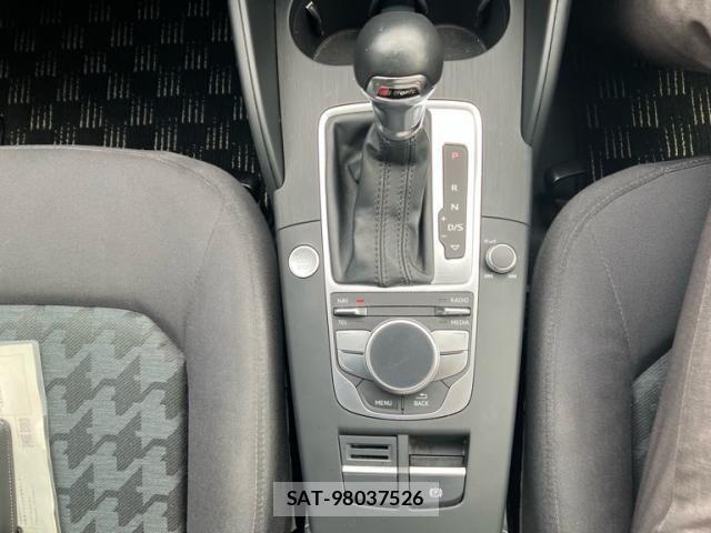 Audi A3 2015-06 8779530-20