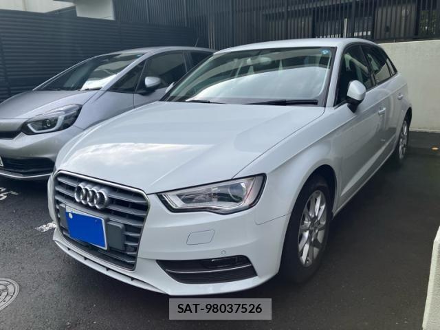 Audi A3 2015-06 8779530-2