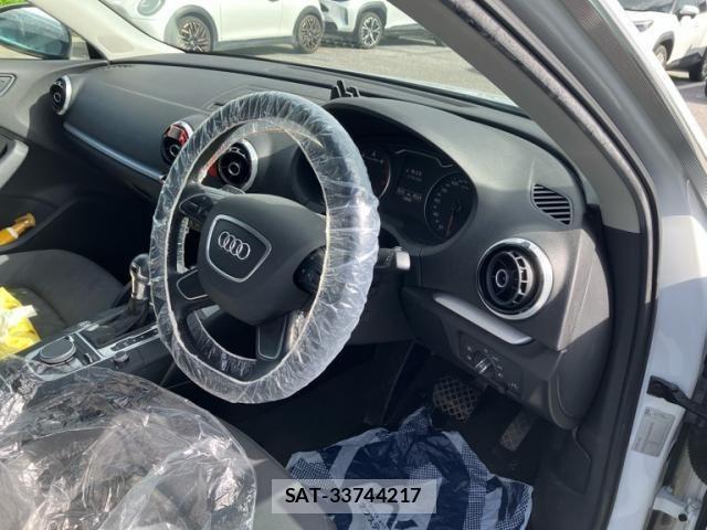 Audi A3 2015-11 8779532-10
