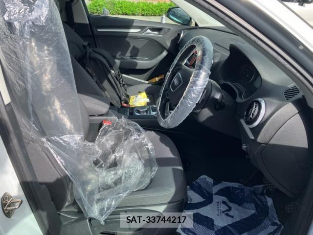 Audi A3 2015-11 8779532-11