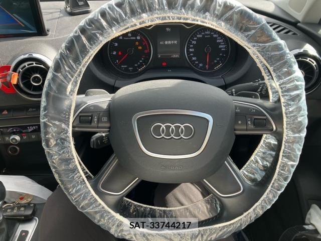 Audi A3 2015-11 8779532-18