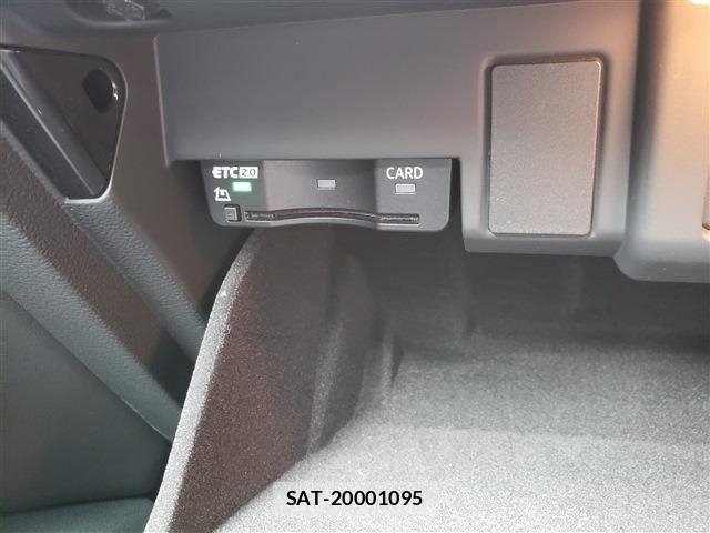 Audi A4 2021-03 1427627-26