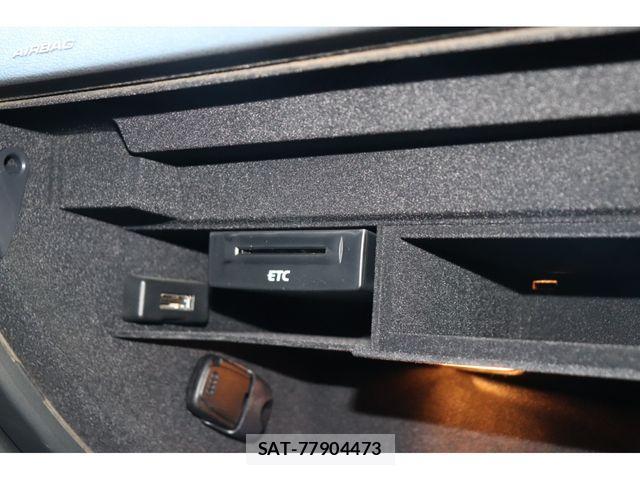 Audi A4 2014-10 3903694-23