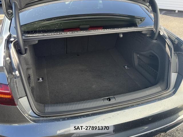 Audi A4 2023-08 6009455-16