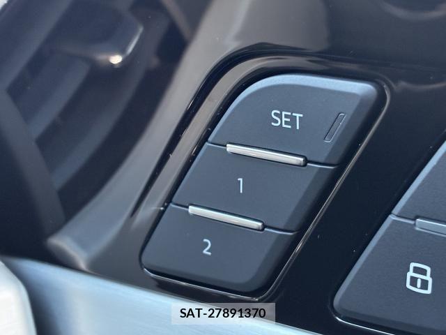 Audi A4 2023-08 6009455-22