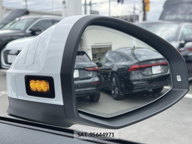 Audi A4 2024-02 6009454-9