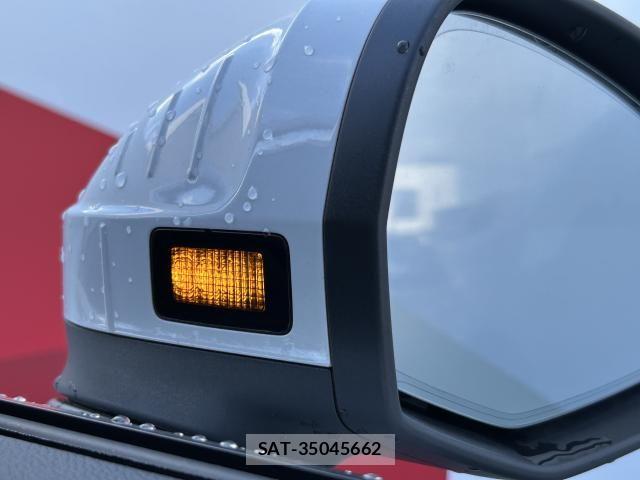 Audi A4 2021-07 6211695-12