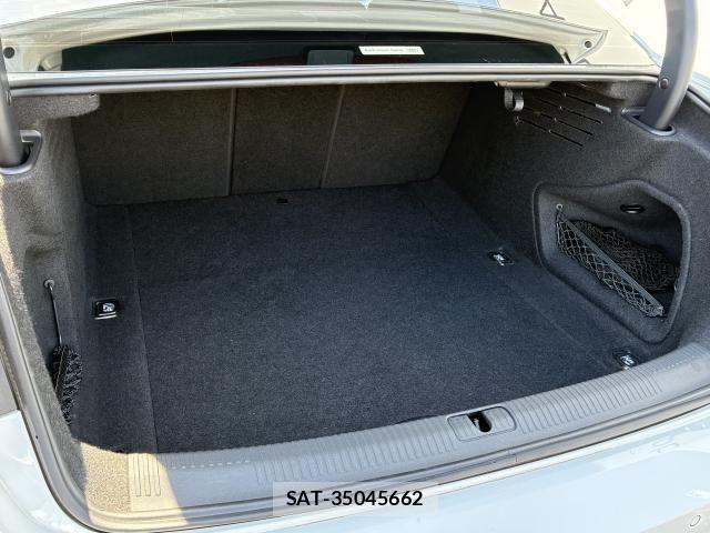 Audi A4 2021-07 6211695-15
