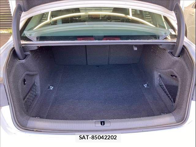 Audi A4 2021-07 6275735-17