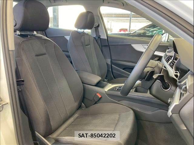 Audi A4 2021-07 6275735-5
