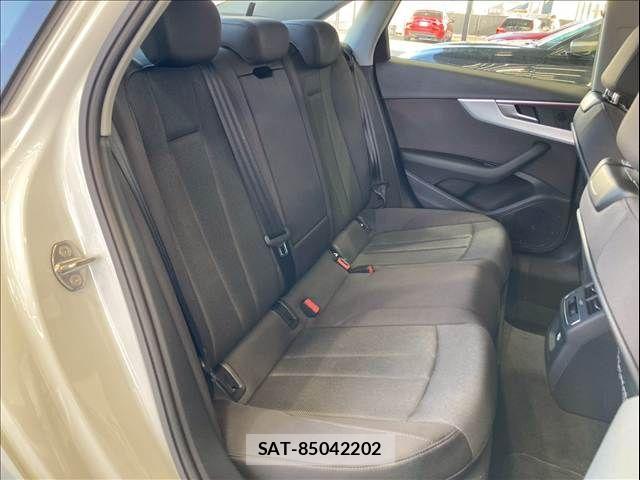 Audi A4 2021-07 6275735-6