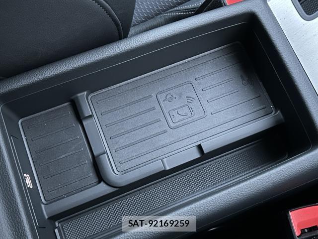 Audi A4 2023-08 6525469-7