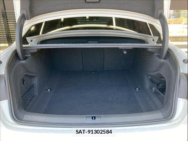 Audi A4 2023-05 6544236-17