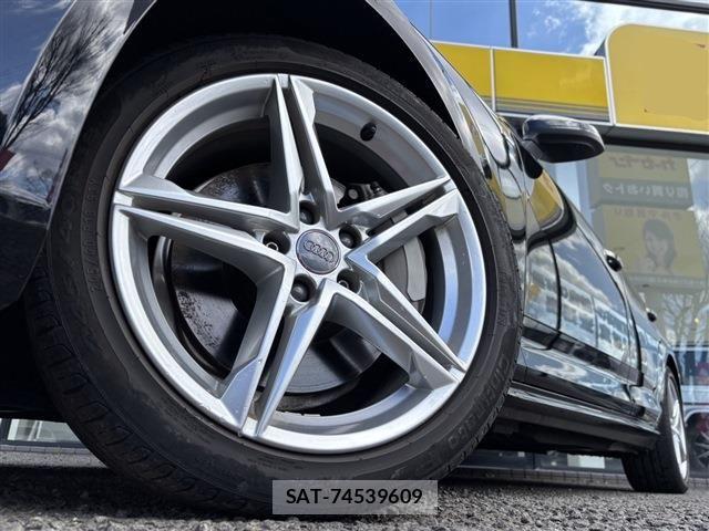 Audi A4 2017-07 6610588-8