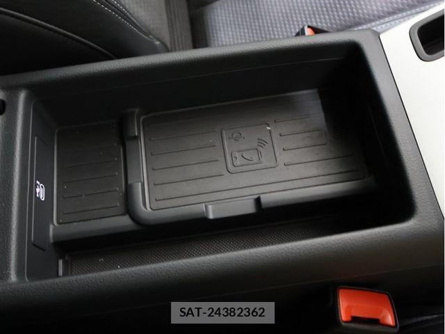 Audi A4 2023-06 6813782-25