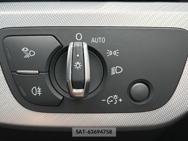 Audi A4 2018-09 6902219-27