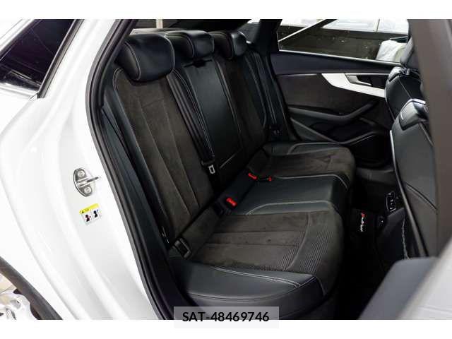Audi A4 2019-10 6902217-6