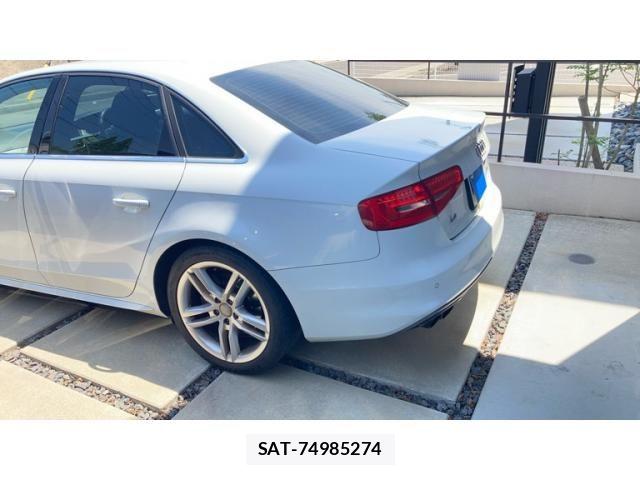 Audi A4 2013-09 6989210-3