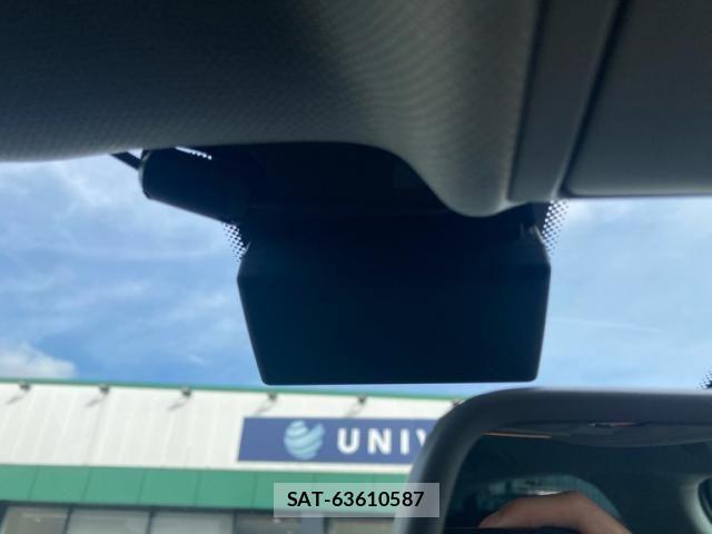 Audi A4 2015-06 7214992-23