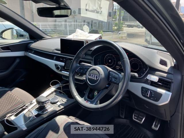 Audi A4 2017-08 7325726-15