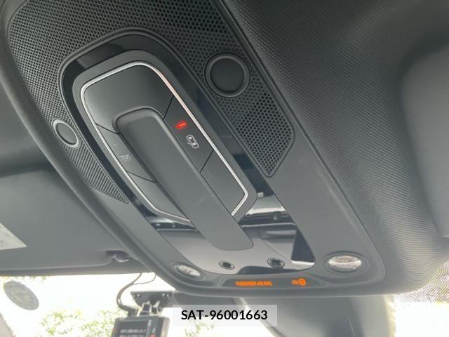 Audi A4 2017-01 7390910-19