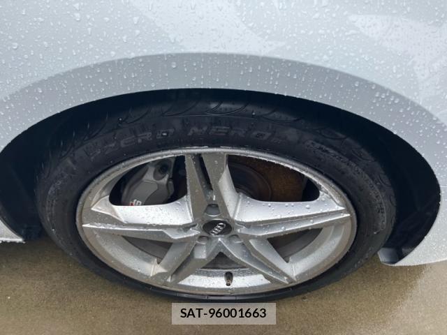 Audi A4 2017-01 7390910-7