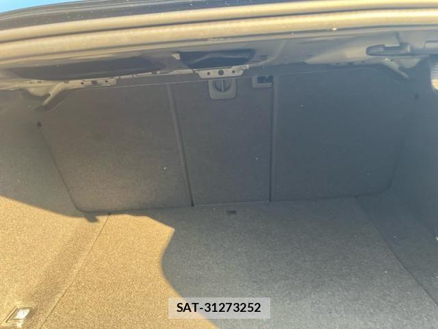 Audi A4 2019-09 7452982-10